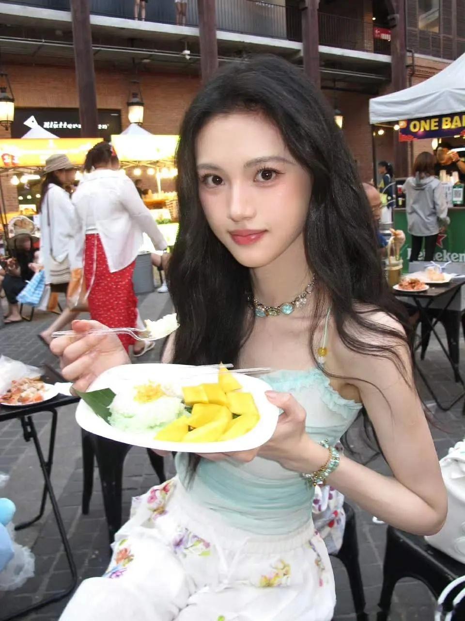 沈雨洁吗 如果跟敖那个剧能火一把可以飞升待爆🌸 