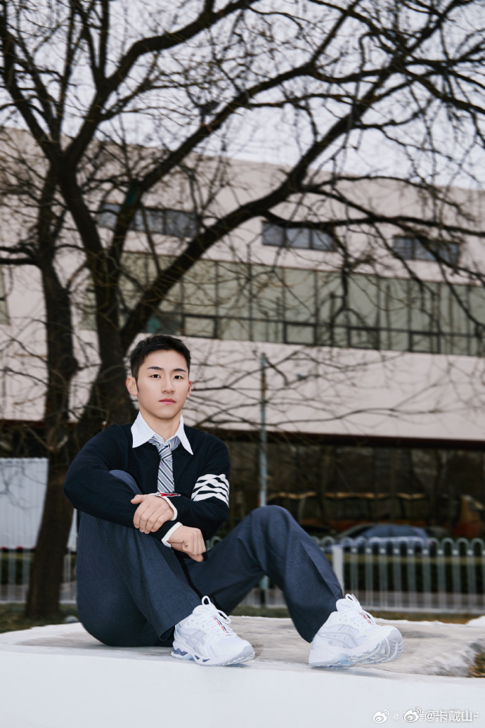 李天马微博营业啦~冬奥会向全世界安利帅哥