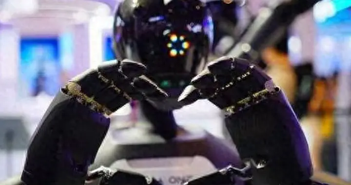 英国研发新型机器人皮肤 可同时感知压力、温度