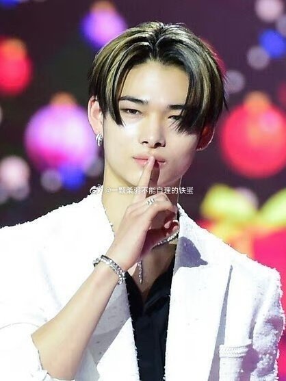 西村力 Mina没看明白事情  但是长这样是认真的吗 