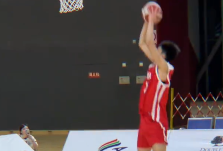 媒体人：目前中国U18头号攻击手是李沂泽，198的后卫