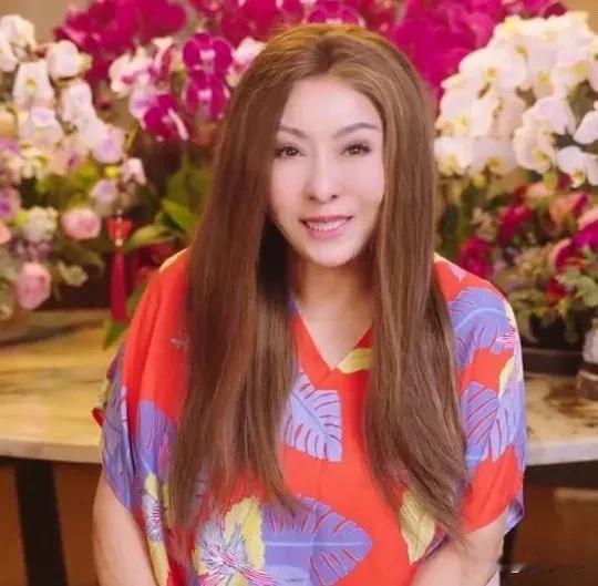 向太好恐怖啊！[捂脸]
说cos郭碧婷，这哪里像，更像张柏芝温碧霞的合体[捂脸]