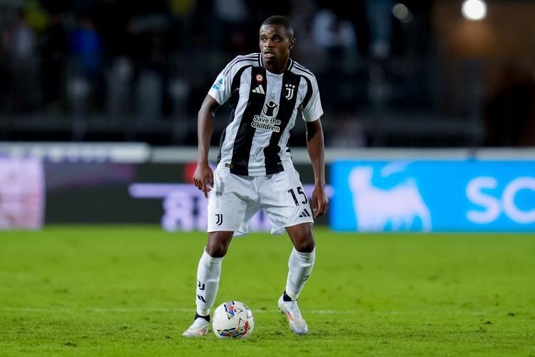 利物浦、曼联等队有意卡卢卢，但球员希望长期效力尤文3月10日讯 据报道，卡卢卢希