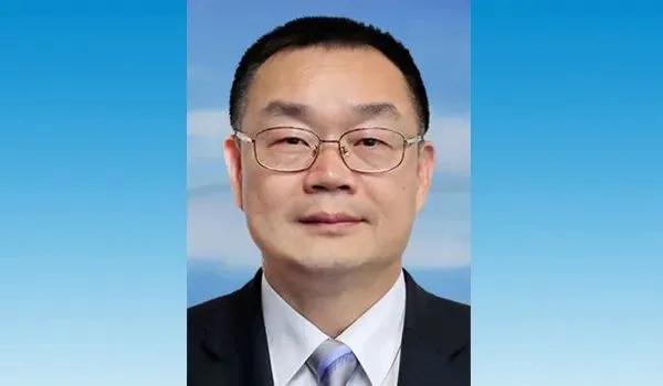 梅州在全国性机构担任领导者再添一人！罗来君，广东蕉岭人，现年54岁，现任全国工商