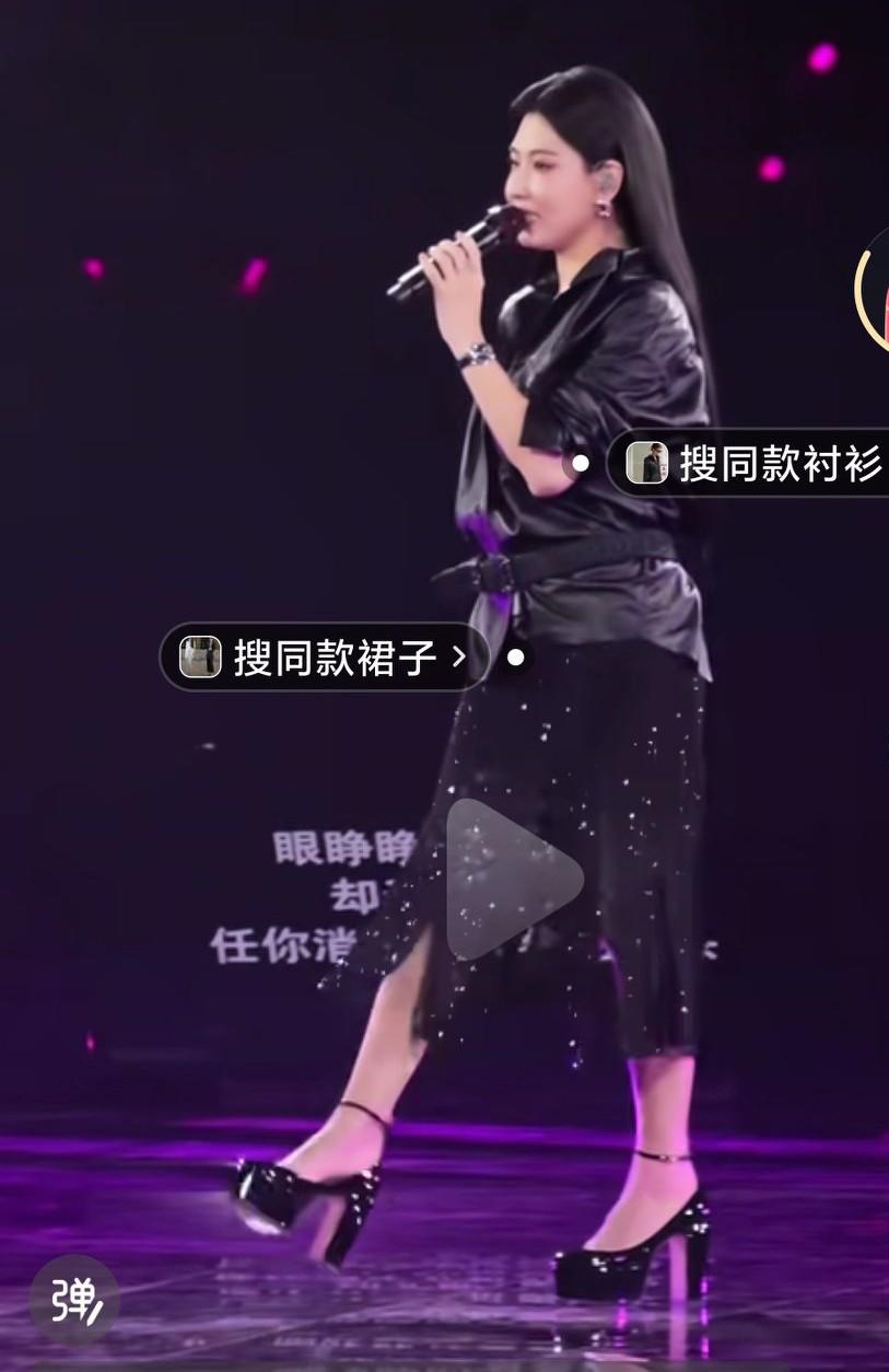 张柏芝也开演唱会了，怎么感觉现在是个明星都在开演唱会啊，好多娱乐圈的人都在说现在