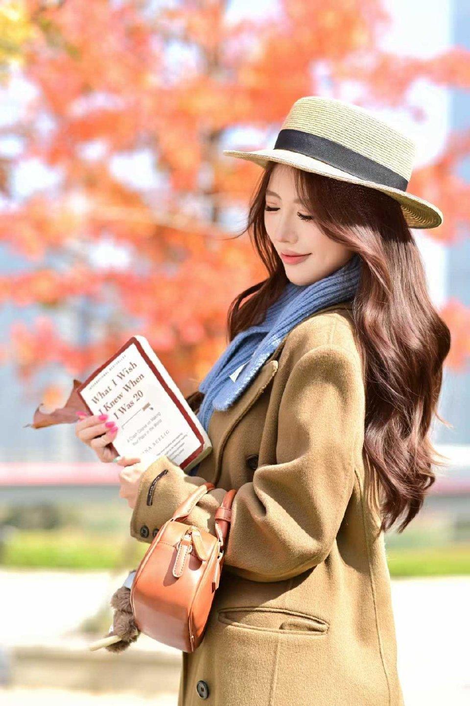 秋日光影，与书为伴。