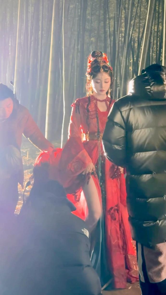 这个红姑娘可太妙了～