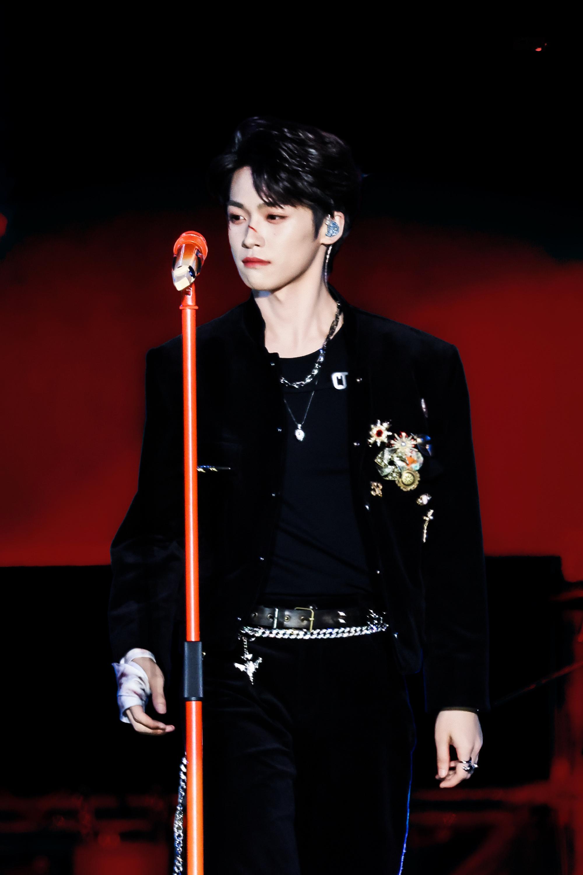 梓渝[超话] 🔮gismow全球代言人梓渝 何止浪漫与爱，我口袋里的星星，严重