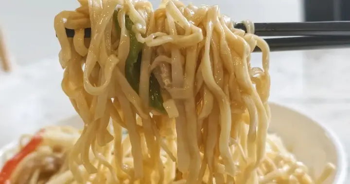 一天500碗！入夏后，这家老字号的冷面迎来热销，这几款卖得最好！