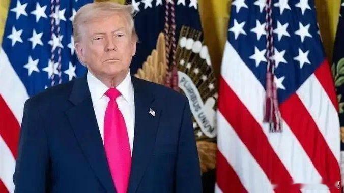 凤凰新闻【美军不宣而战，特朗普下令撤侨！又打起来了，俄英法德开始选边站】太突然了