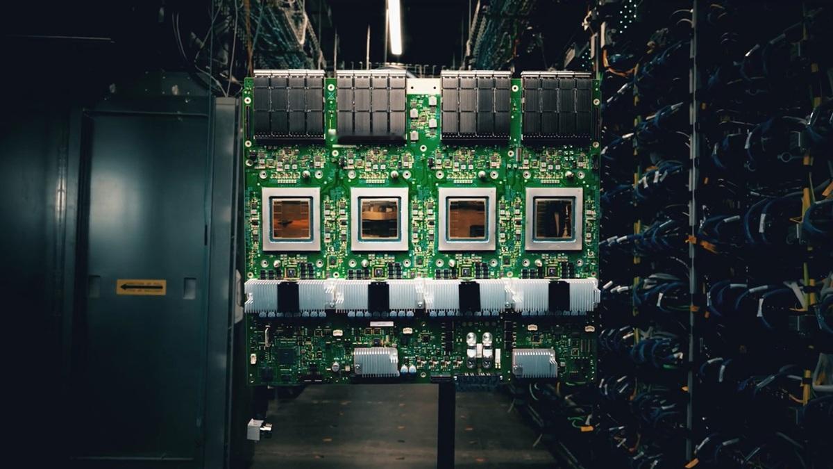 【联发科称内存是XPU瓶颈之一】近日，联发科首席执行官蔡力行在一次公开活动中概述