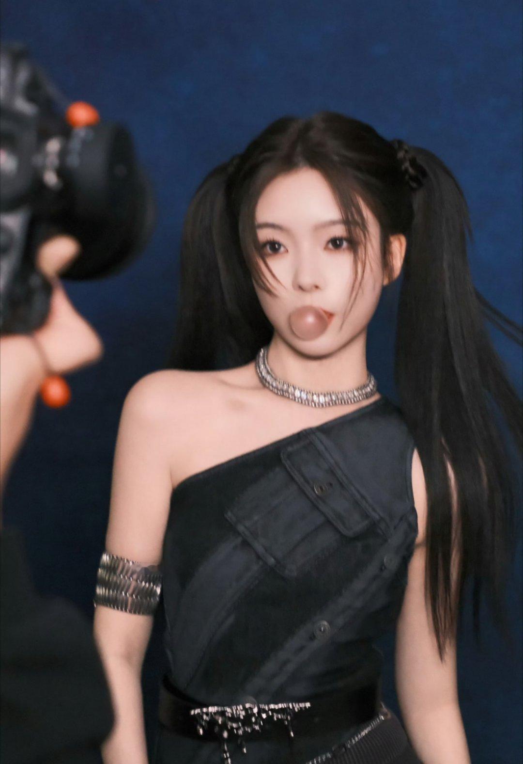 酷飒双马尾陈卓璇，2025的故事要结束啦 2026还要一直支持陈卓璇！