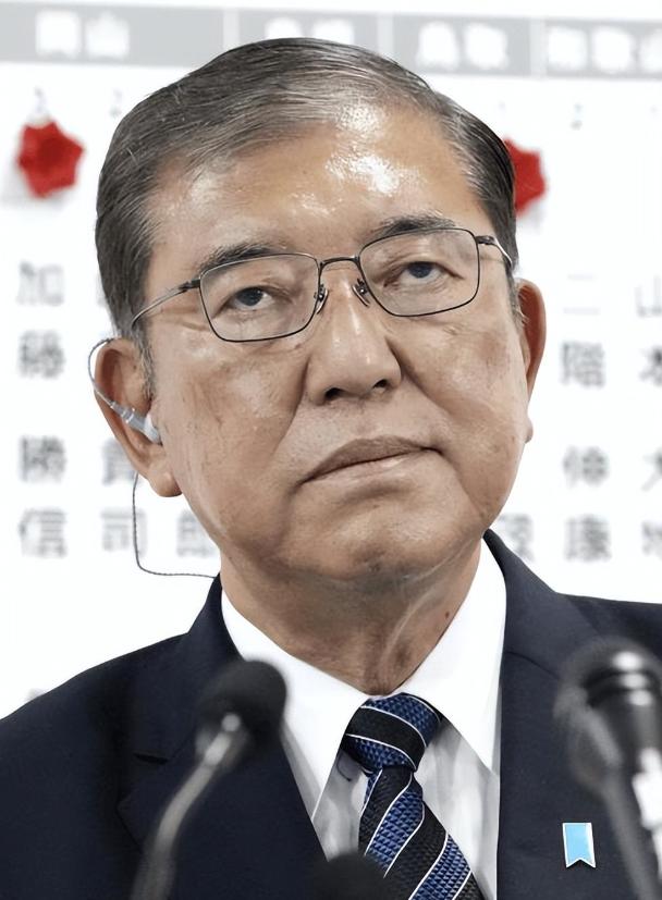 中国9.3阅兵在即，日本却决定打破惯例，首相石破茂做了一件他前任们30年来都不敢