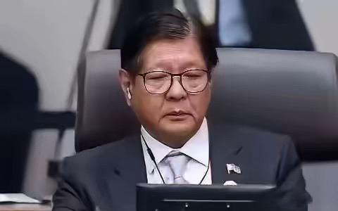 菲律宾干了件全世界没一个国家干过的事。
他们直接宣布，国家进入紧急状态。不是因为