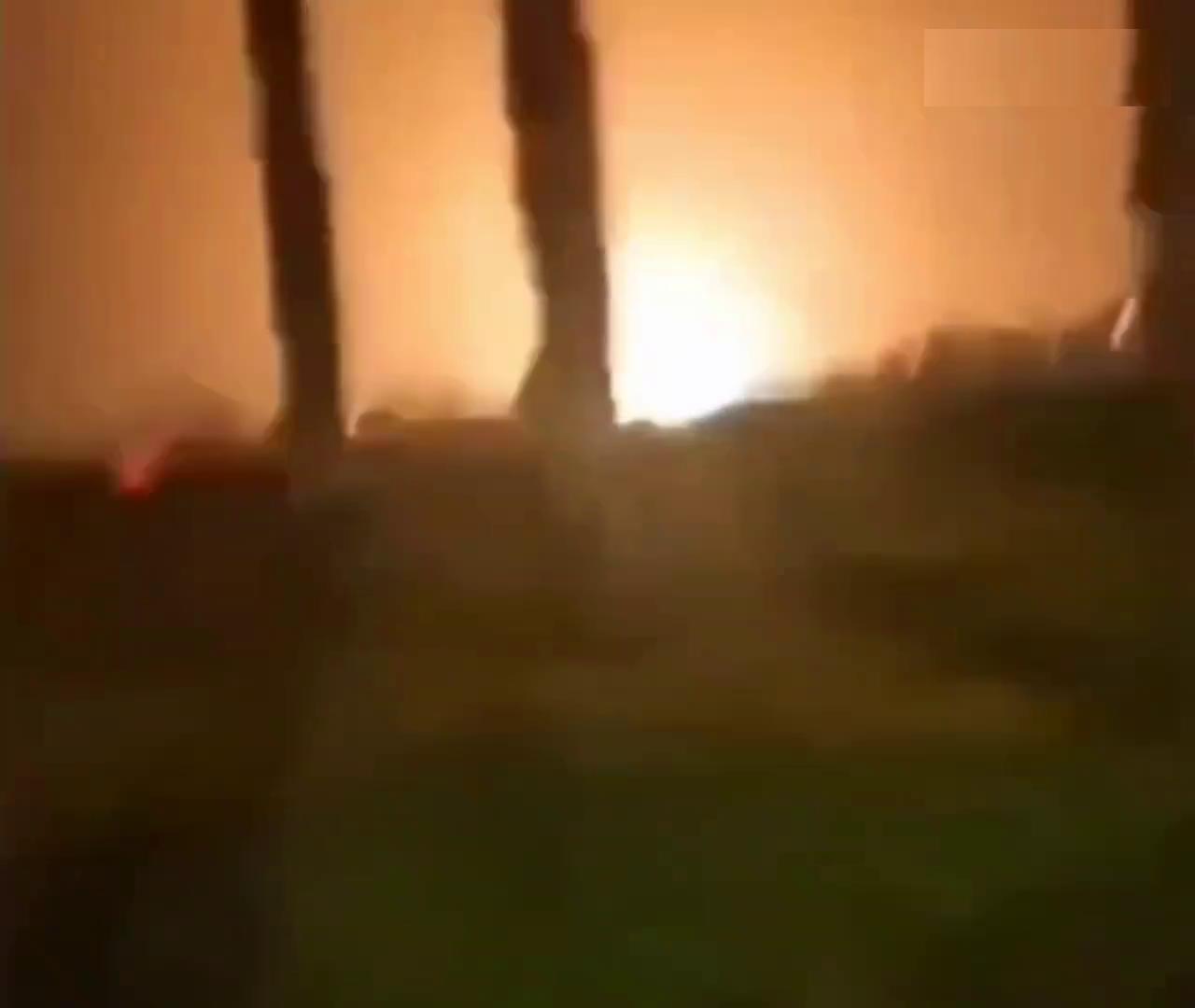 胡塞打到沙特了首都了，利雅得上空导弹无人机突防：突响拦截爆炸。
9月19日凌晨，