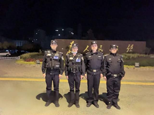 连轴接警回来，推门瞬间，民警破防了......
