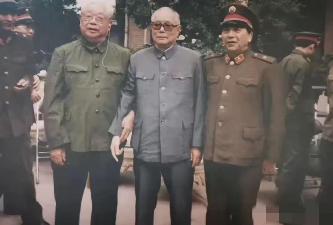 我敢说，谁能一眼认出这三位老前辈，历史绝对不会差！[赞]