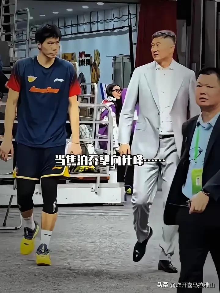 粤京大战前夕，广东队内线核心焦泊乔请假离队，可能有三个原因。
1、焦泊乔不想再背