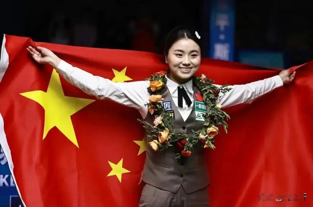 在东莞落幕的2025WWS世界女子斯诺克锦标赛中，21岁中国选手白雨露以6:4逆