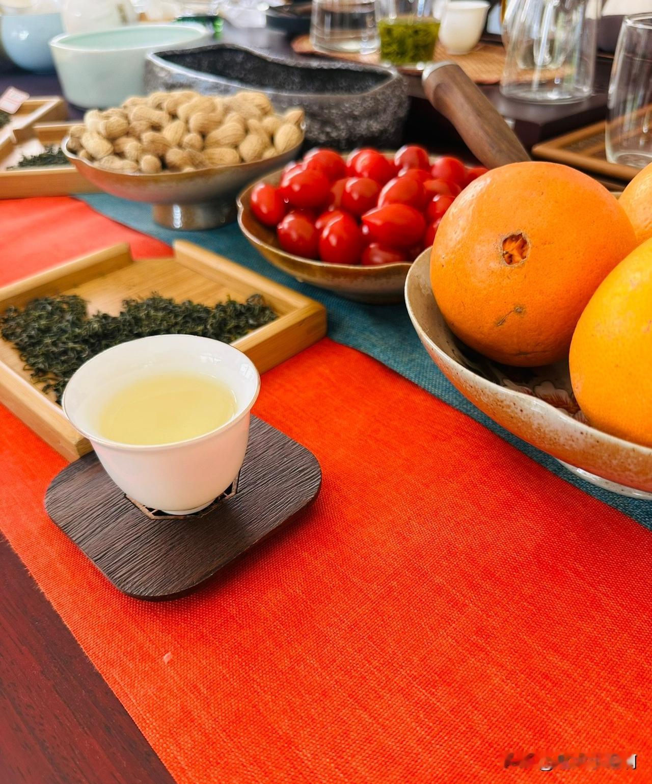 正宗的崂山绿茶去哪里买? 前几天出来一批次100多一斤的绿茶。
在朋友圈喊了喊，