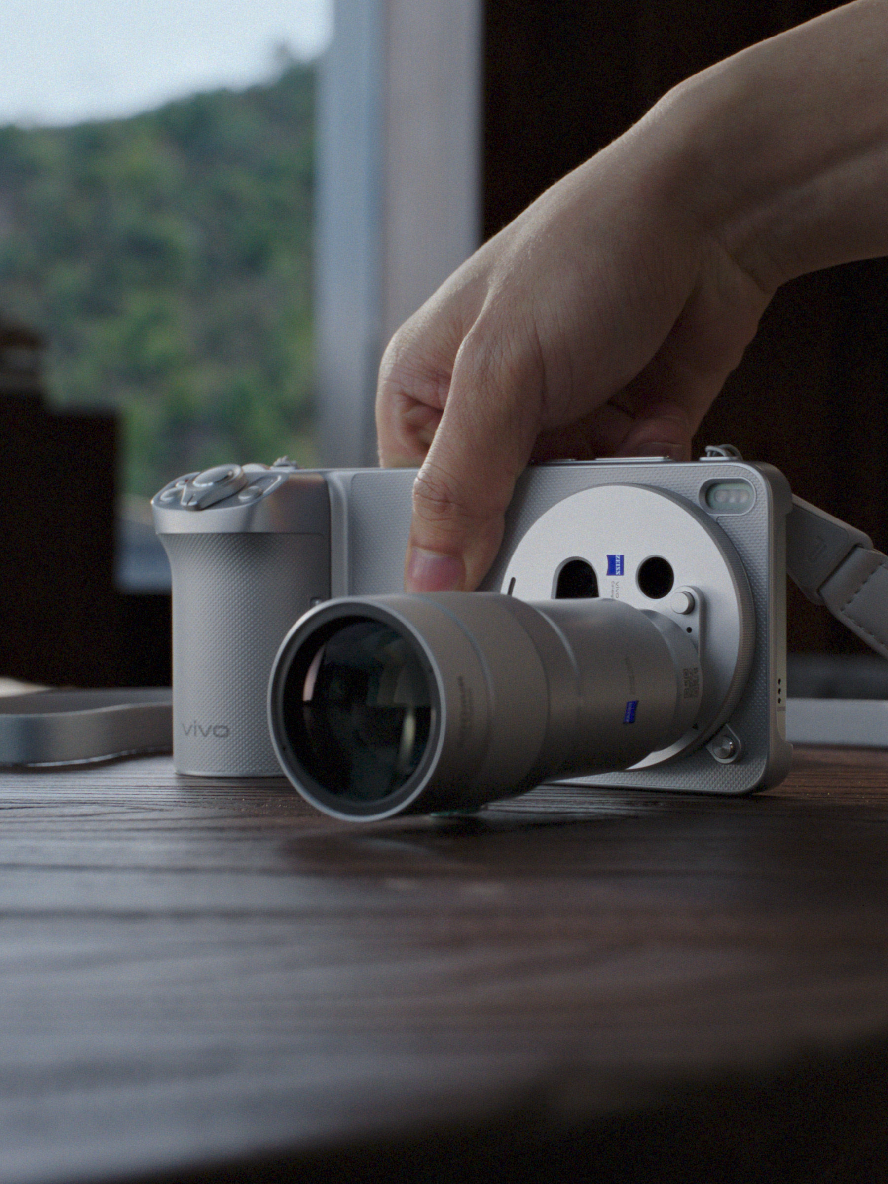 【数据时刻】把相机装进手机，不是说说而已。这次，vivo X300 Ultra请