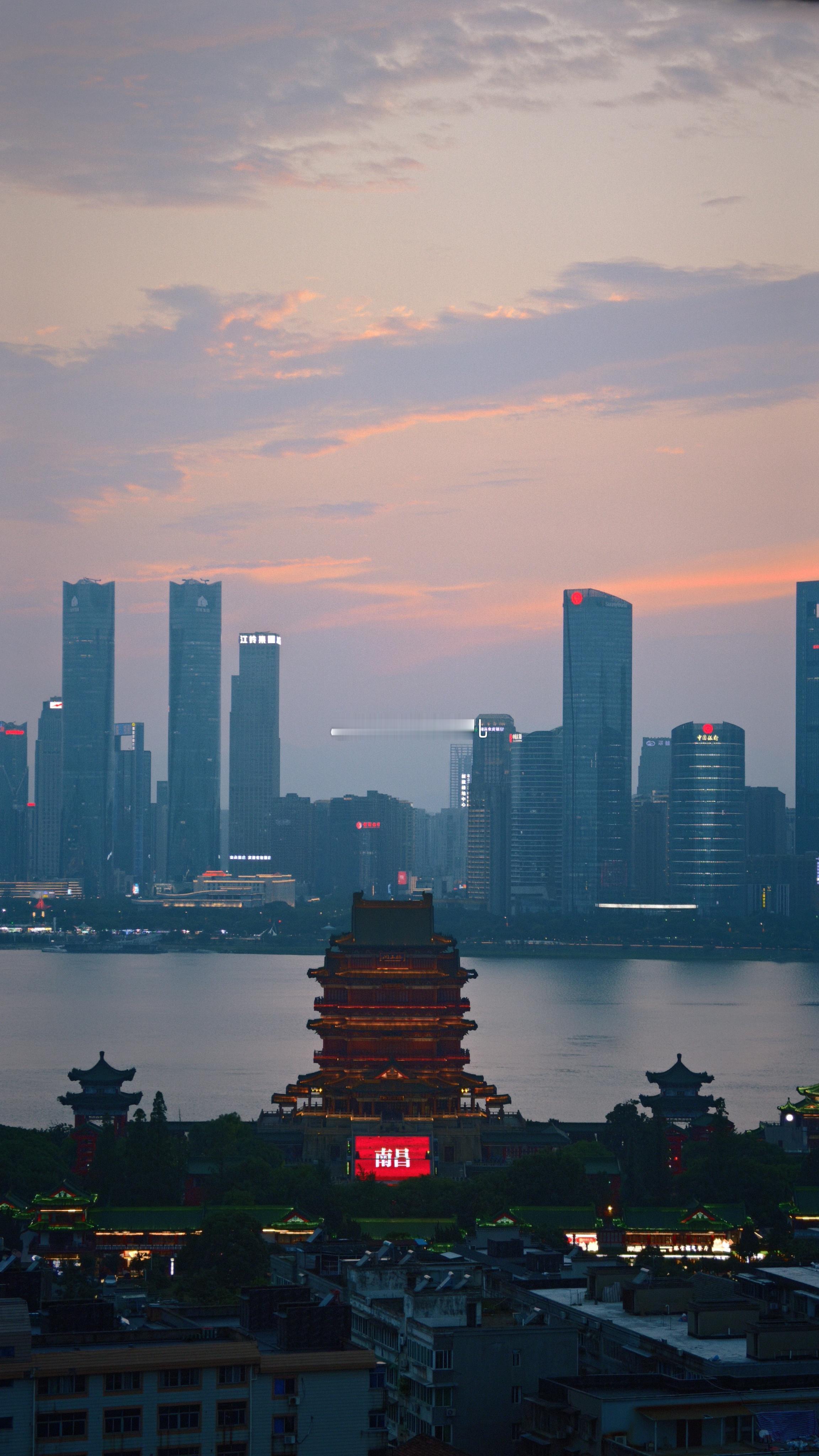旅游攻略滕王阁 落霞与孤鹜齐飞 秋水共长天一色 南昌·南昌时代广场-公寓楼