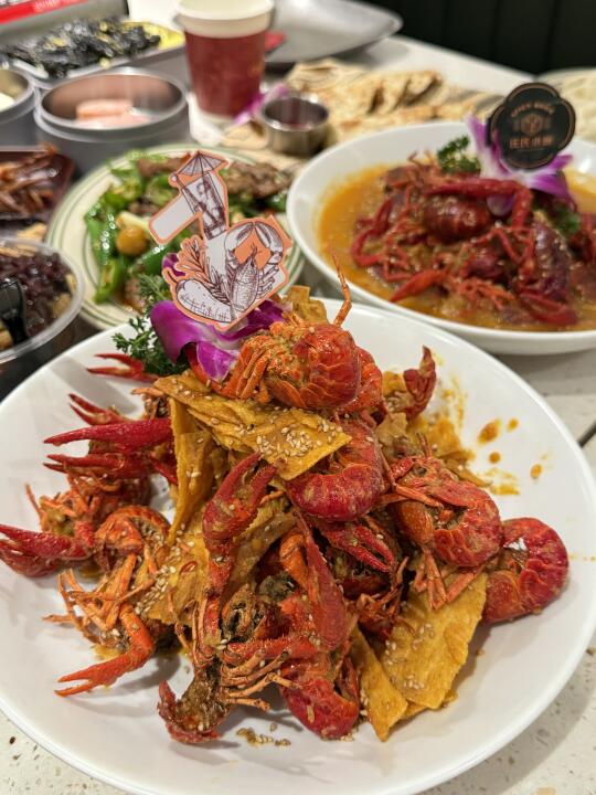 今年的第一顿小龙虾🦞吃到了家的味道