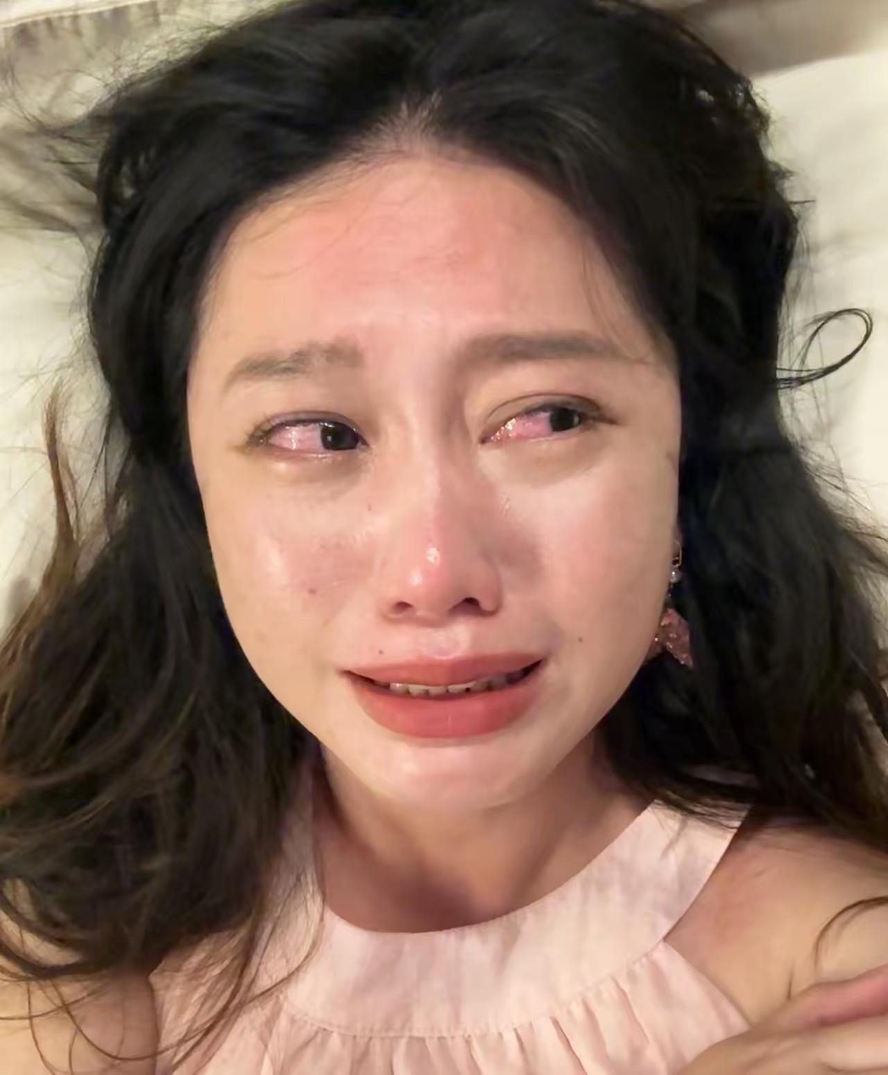 怪不得好多长跑情侣最后走不到头。
我闺蜜，27岁，刚和谈了7年的男友分了手，转头