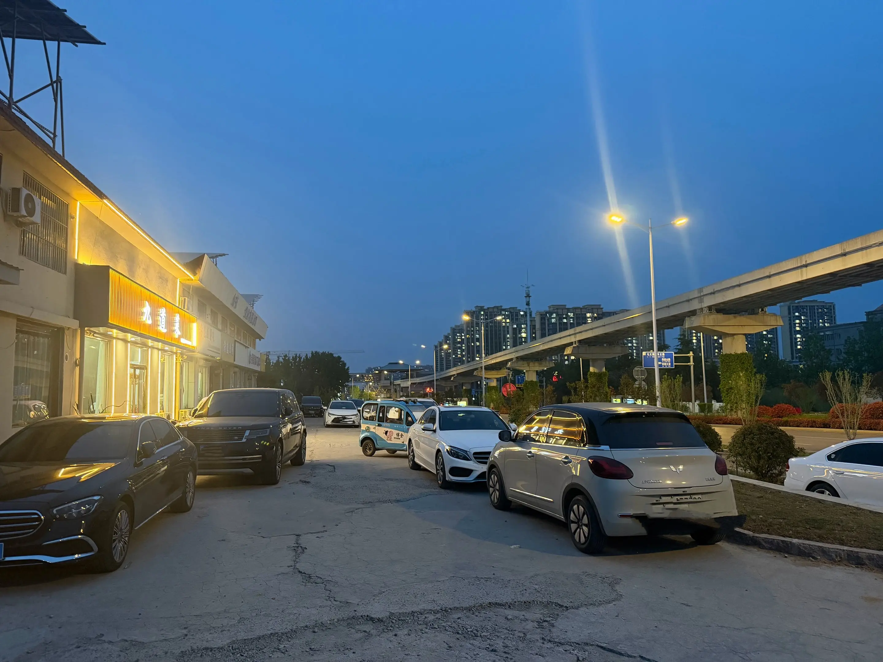 周二又是爆满的一天