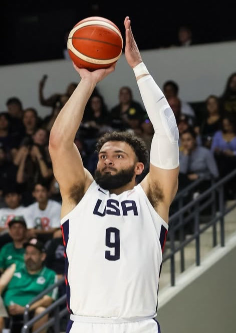 掘金裁掉双向合同的塔马尔·贝茨，然后给了本赛季效力猛龙G联盟队的大卫·罗迪一份双