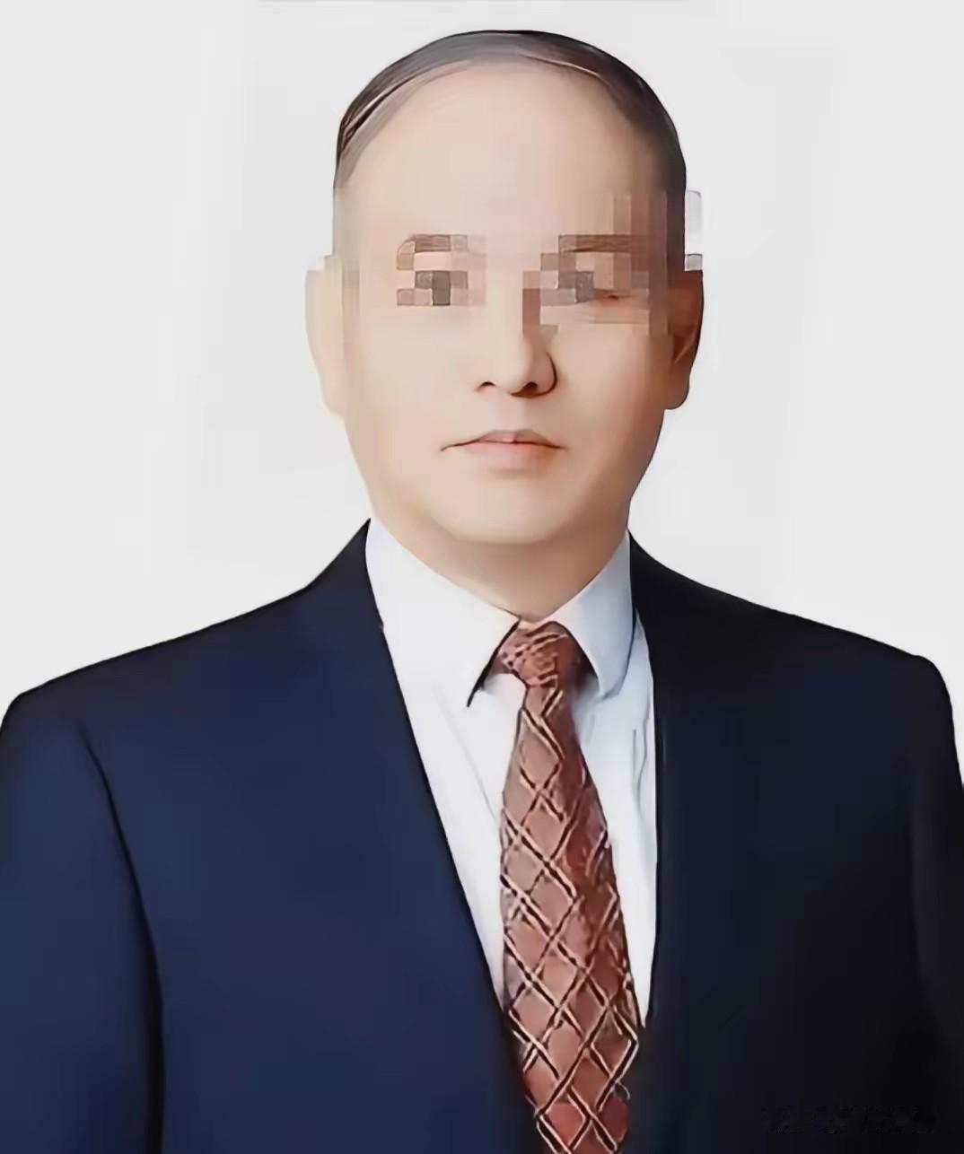 帮LV起诉中国商户的黎孟，这步棋走得真是让圈里人倒吸一口凉气。听说已经有商户在群