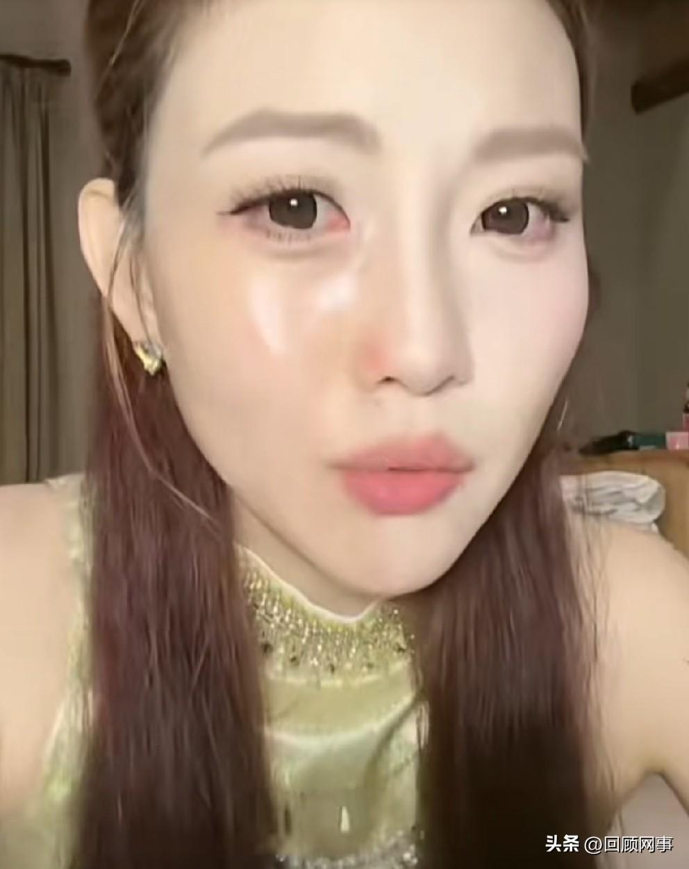 驴家桐桐情绪失控落泪，为事业愧疚离开女儿。

               近半