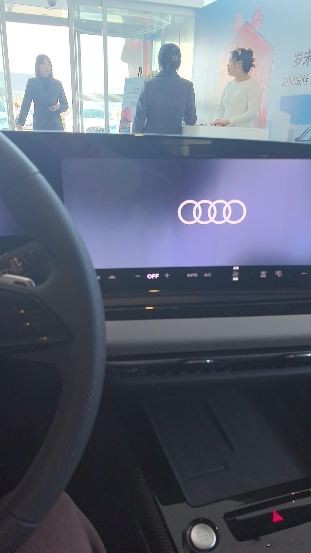 有懂车的朋友吗？
想买奥迪，
但我老公极力推荐丰田雷克萨斯es200，反对奥迪。