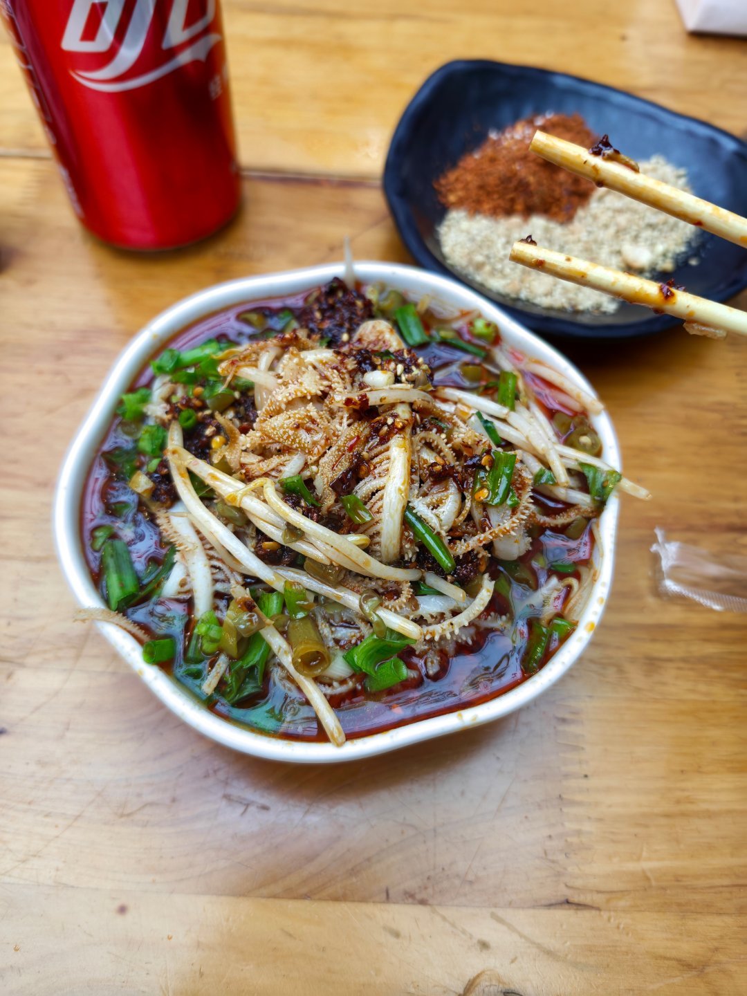 成都这边各个店下班真是早啊，一大堆9:00就关门跑路了。来了一家串串香的，还不错