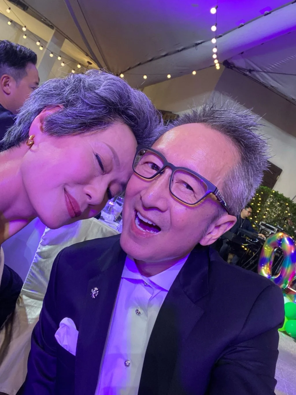 61岁叶童自揭不染黑发原因！怕上瘾拒绝医美