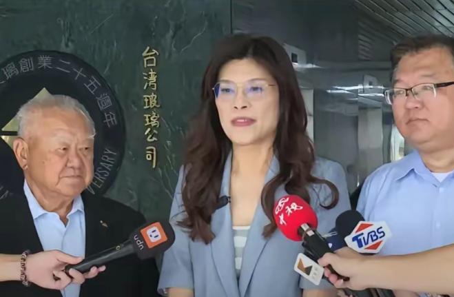 郑丽文打出漂亮的一招！那就是她当选了国民党党主席，会重用这次国民党党主席的参选人