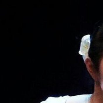 #刘浩存[超话]#刘浩存真的太适合舞台了，笑起来真的美到我了！ ​​​