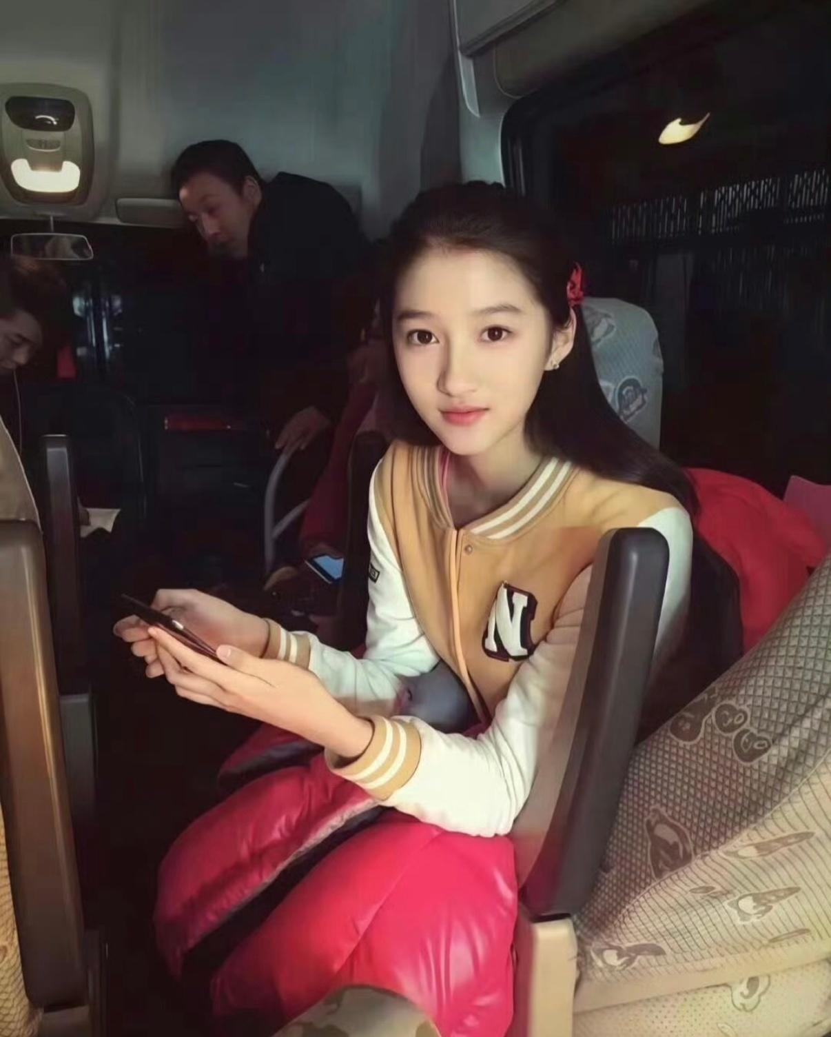 关晓彤早期真的太纯了 小白花 ​​​