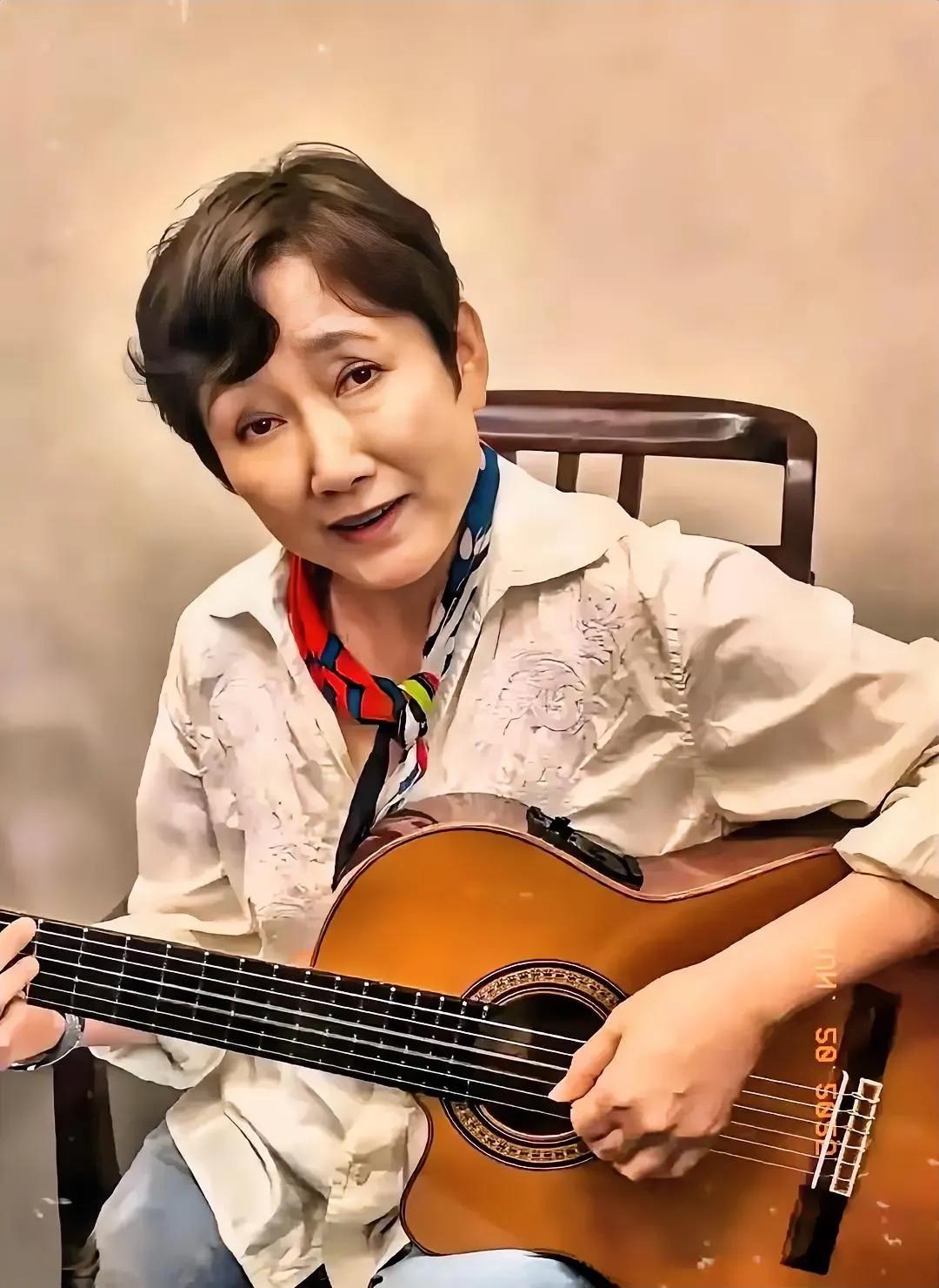 成方圆变成这样了吗？没有老公没有孩子，后悔了吗？
女人结婚了就不要太任性，年龄越