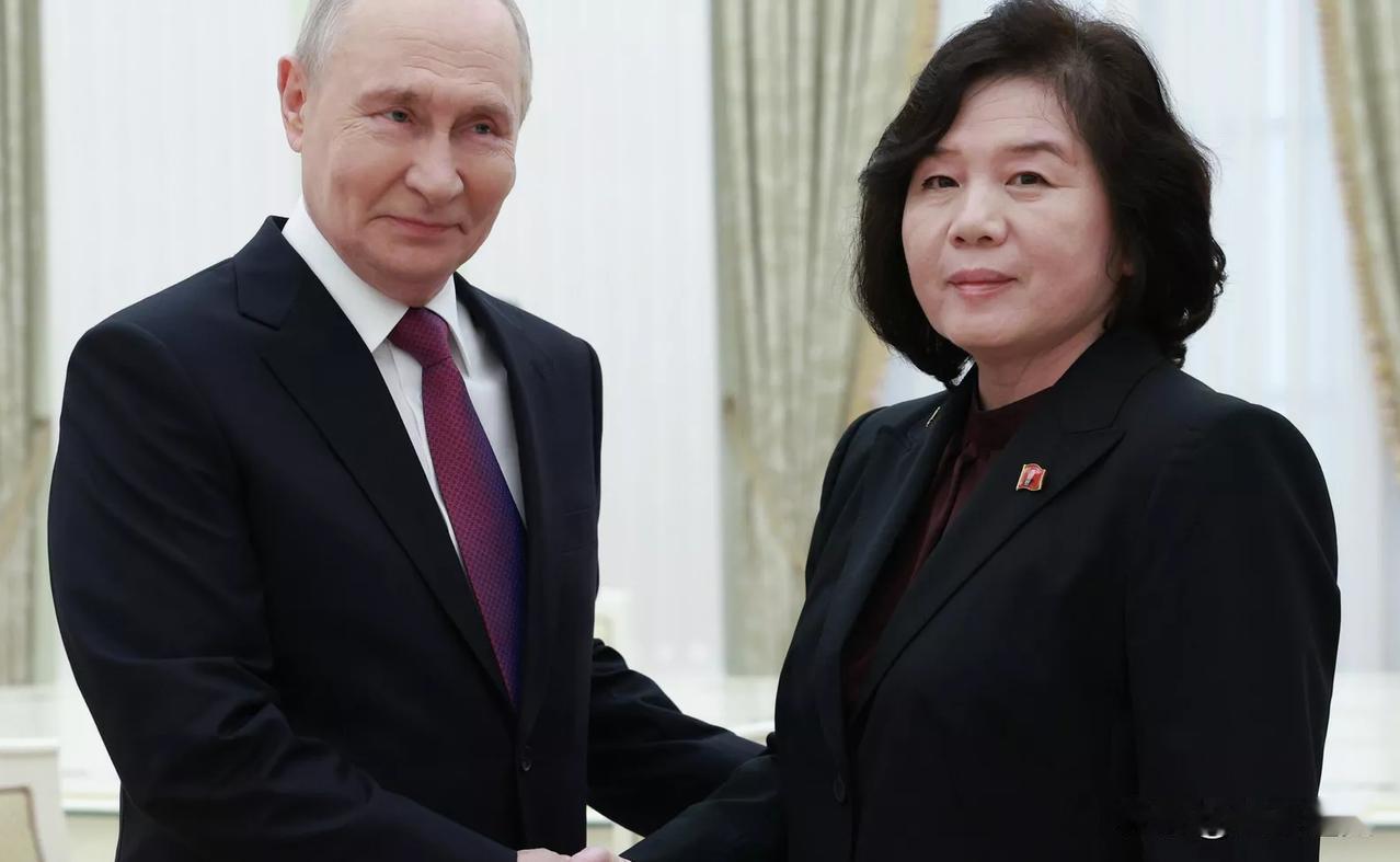 1.5万人派出去，7000人倒下了。伤亡率接近五成。就在所有人以为朝鲜会缩手的时