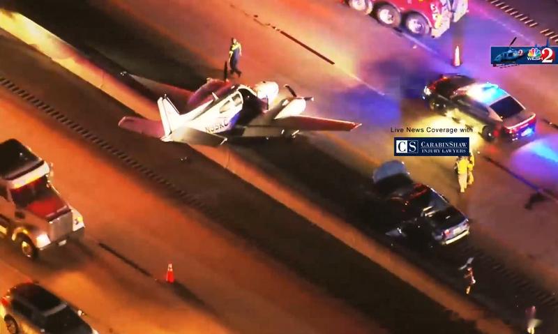 【奇迹！佛州小飞机高速公路迫降撞车 未造成人员重伤】海外新鲜事 8日晚，一架搭载