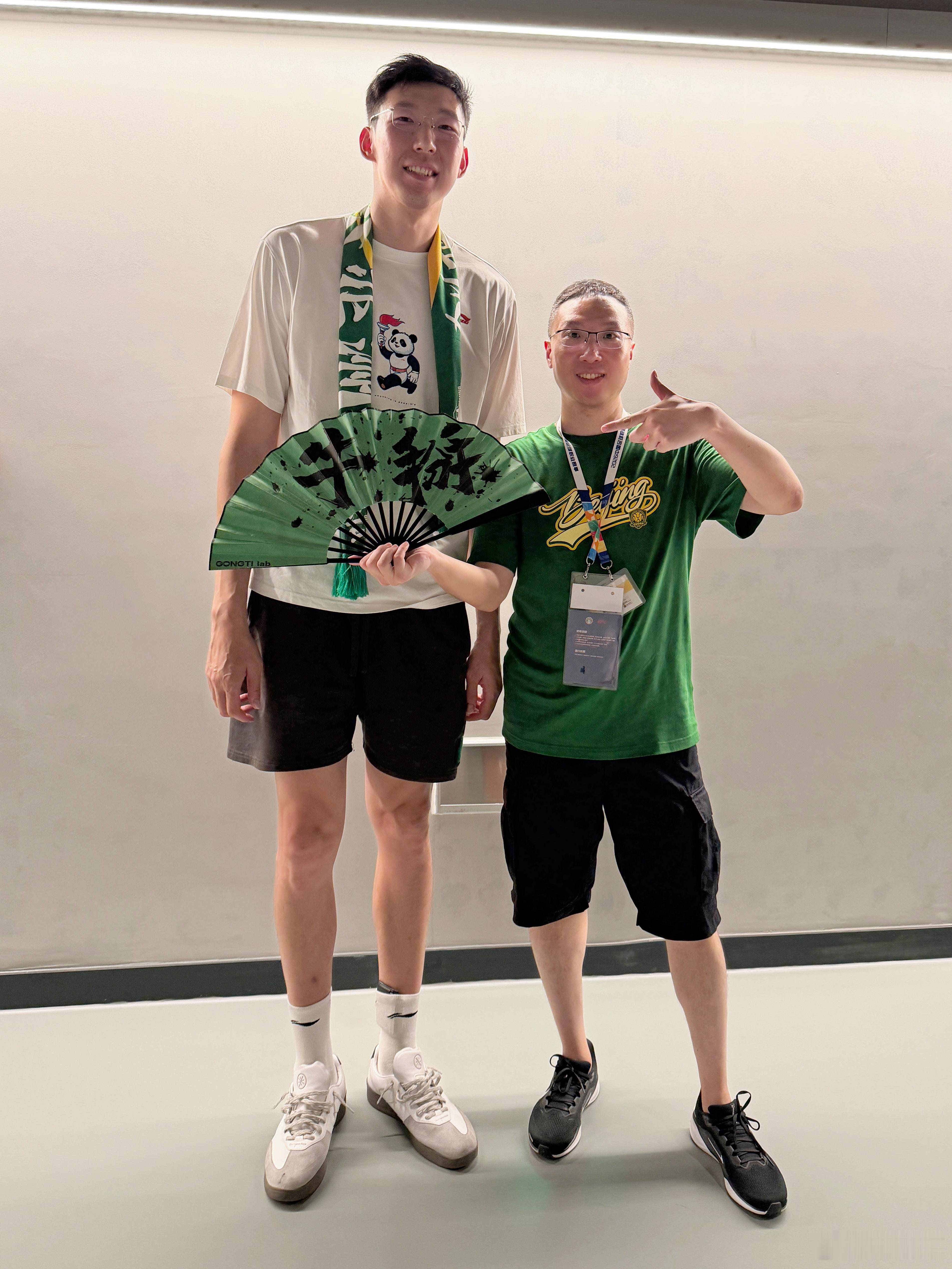 北京首钢 第二次来工体，反正琦哥依然保持不败照片是2比0的时候拍的，过于喜庆 北
