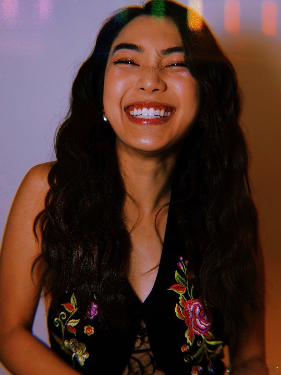 秦沛（Paul哥）女兒姜麗文（Lesley）在前年12月宣布正式離巢，結束與TV