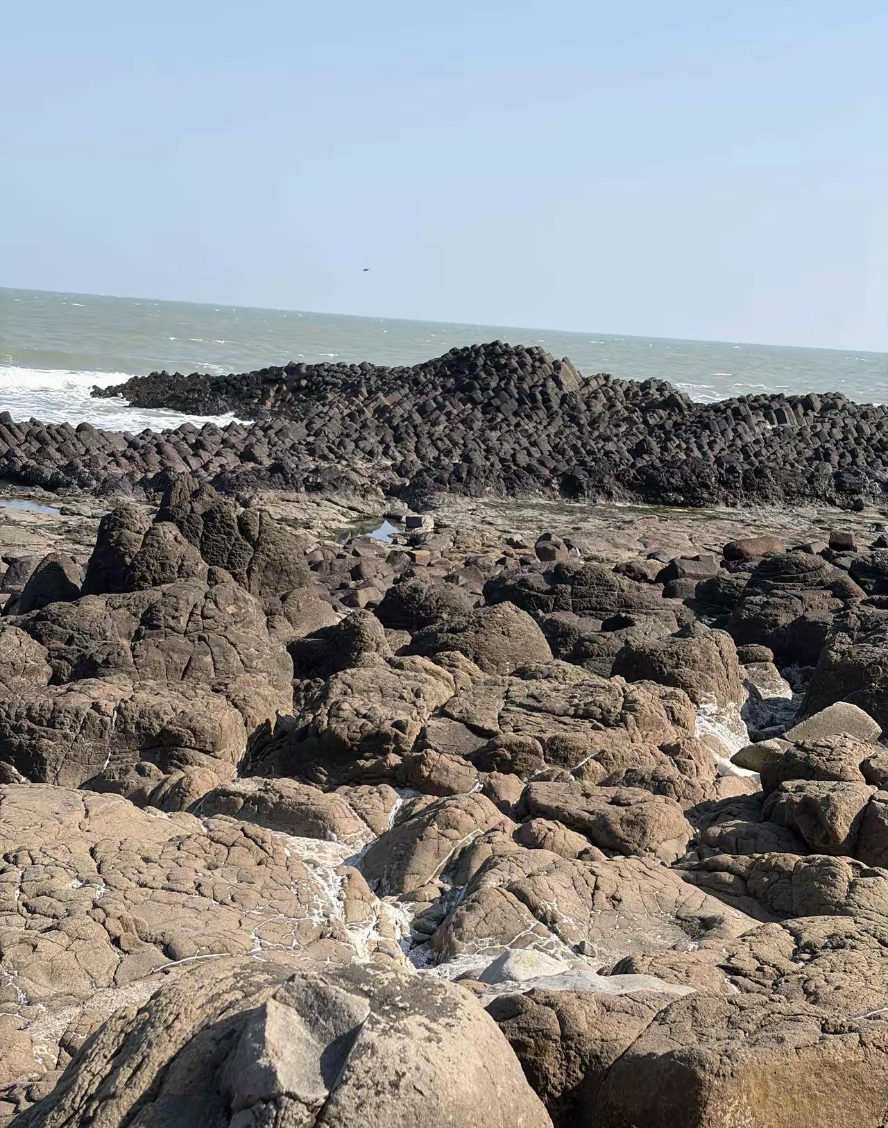 一位经济学家说了一段非常有道理的话：“一旦发生战争，银行的存款大概就没有了。历史