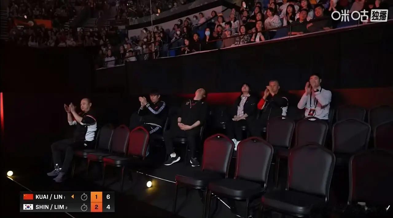 WTT香港总决赛女单半决赛，莎莎因伤退赛，看到莎莎退赛心疼的眼泪出来了，乒协的领