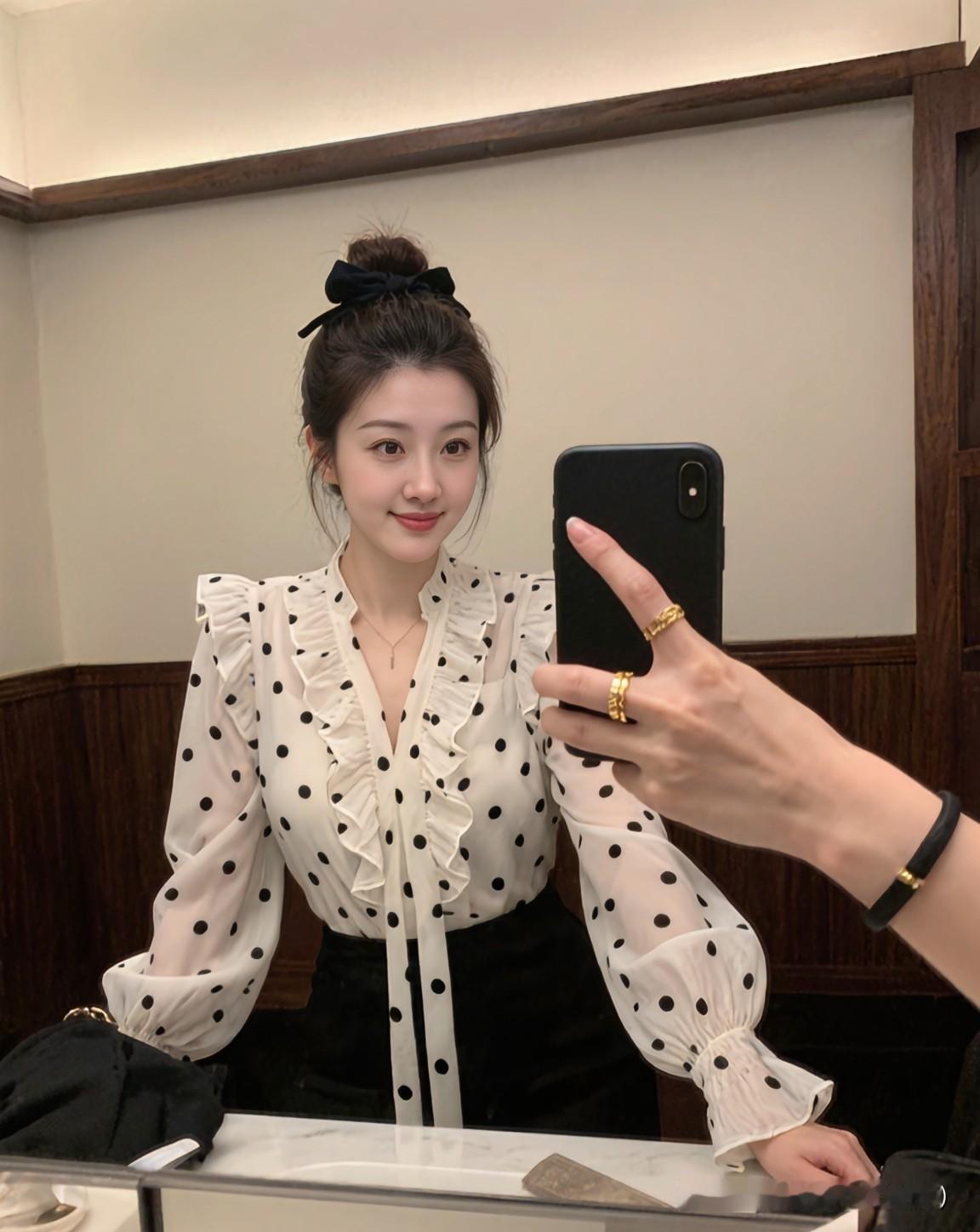 都说男人心里，
有个秘密基地。
有人觉得，
男人好像不那么谈爱，
更看重需求被满