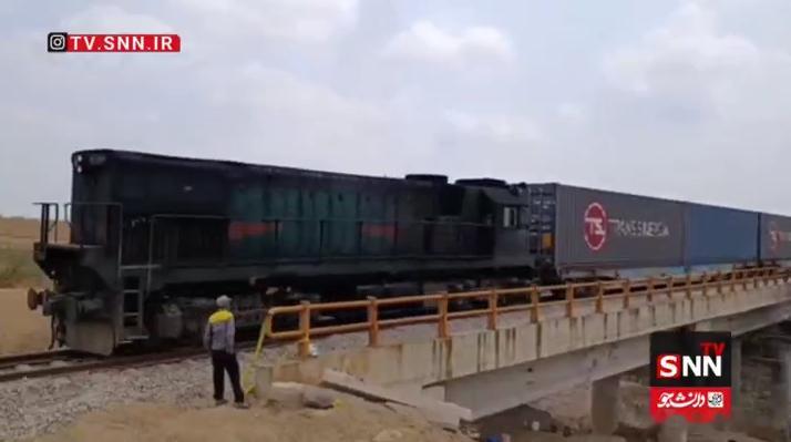 伊朗北部英切博鲁恩-德黑兰铁路线上的阿克特克-汗铁路桥，在7月9日遭到美军导弹袭