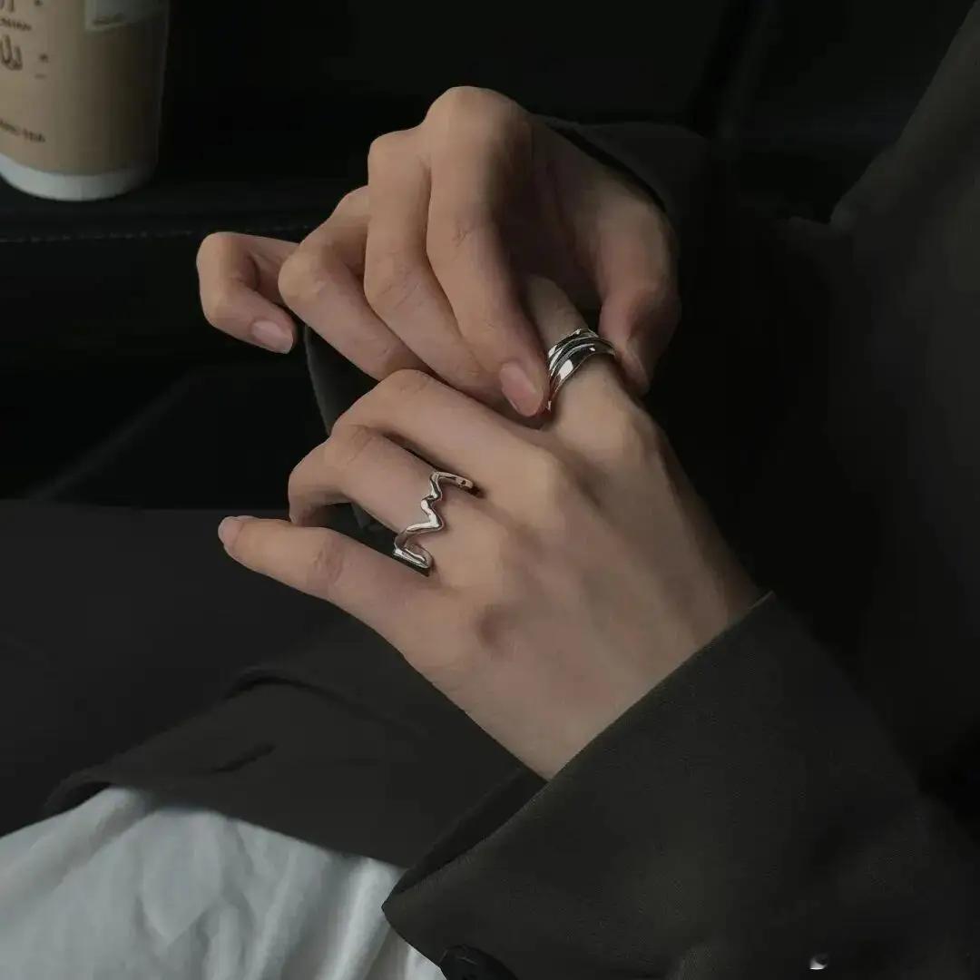 永远不要让你的筹码只剩下老实和善良，大家都喜欢老实人，却不一定会尊重老实人。