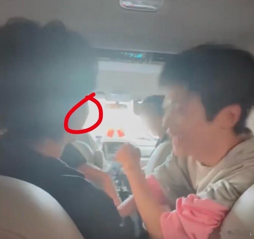 xjs别逗了你雷哥苹果肌早已藏不住 