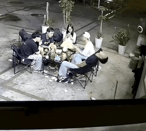 这个世界不坑你不害你的人才是做朋友的起始线…如能帮你借钱给你就是人生中的大贵人…